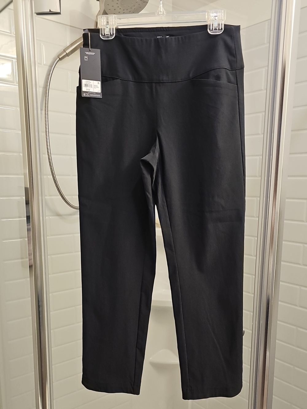 Walter Hagen Women's Pull On Sculpt  Performance 11 Pants In Black. NWT. Size M.